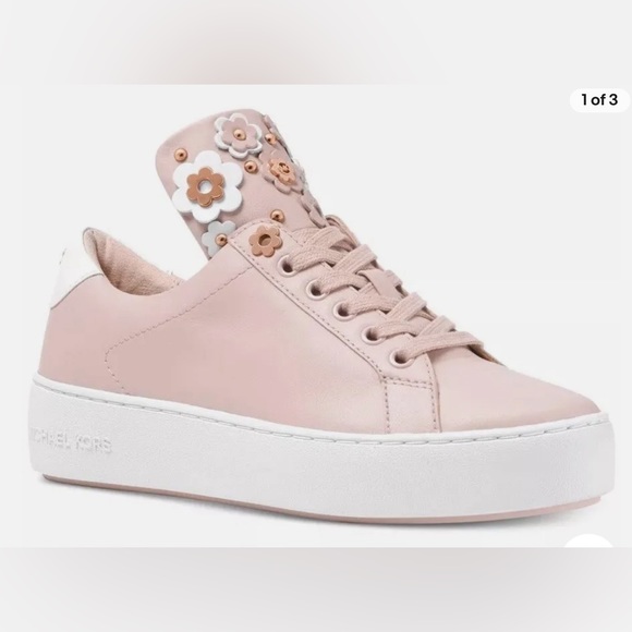 COPY - Michael Kors Pink Mindy lace up - Picture 1 of 5